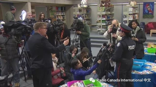 专家和华人谈加拿大穆斯林女孩谎报被人剪头巾事件