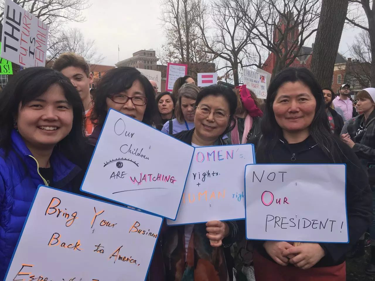 图姐独家特刊 | 百万女性大游行队伍中的华人 /【投票】您支持女性大游行吗？