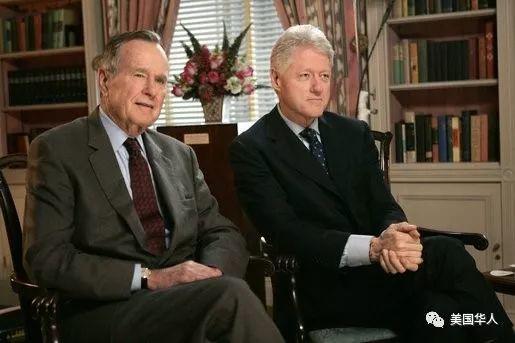 一张便条开始的两位总统25年的友谊，克林顿撰文纪念老布什