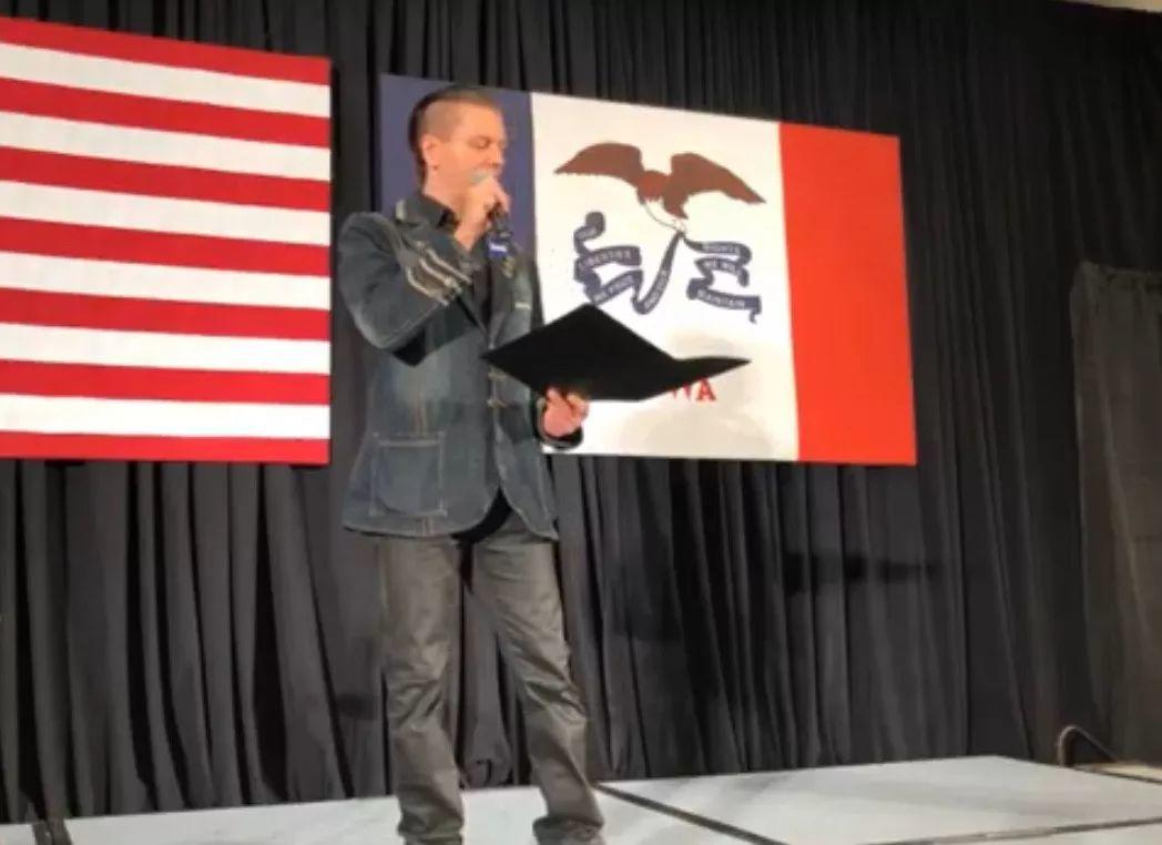 杨安泽在爱荷华开了一个大party，为民主党辩论会奏响主题曲