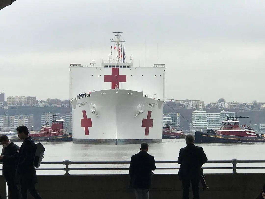 海军医疗船“安慰号”来到纽约，给860万人民带来希望